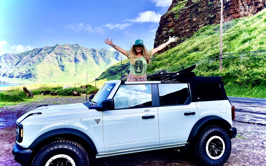 Exploring Maui’s Road to Hana: Hiring A Tour Guide vs. Self-Driving Adventure